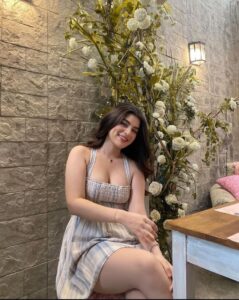 Escorts in Mall Road Lahore